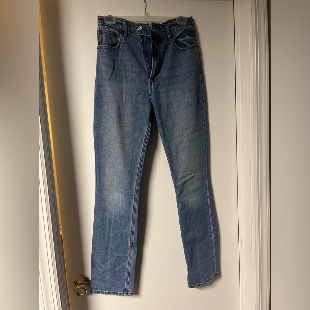 Abercrombie ultra high-rise 90s slim straight Jean, medium wash. Size 27 (4)